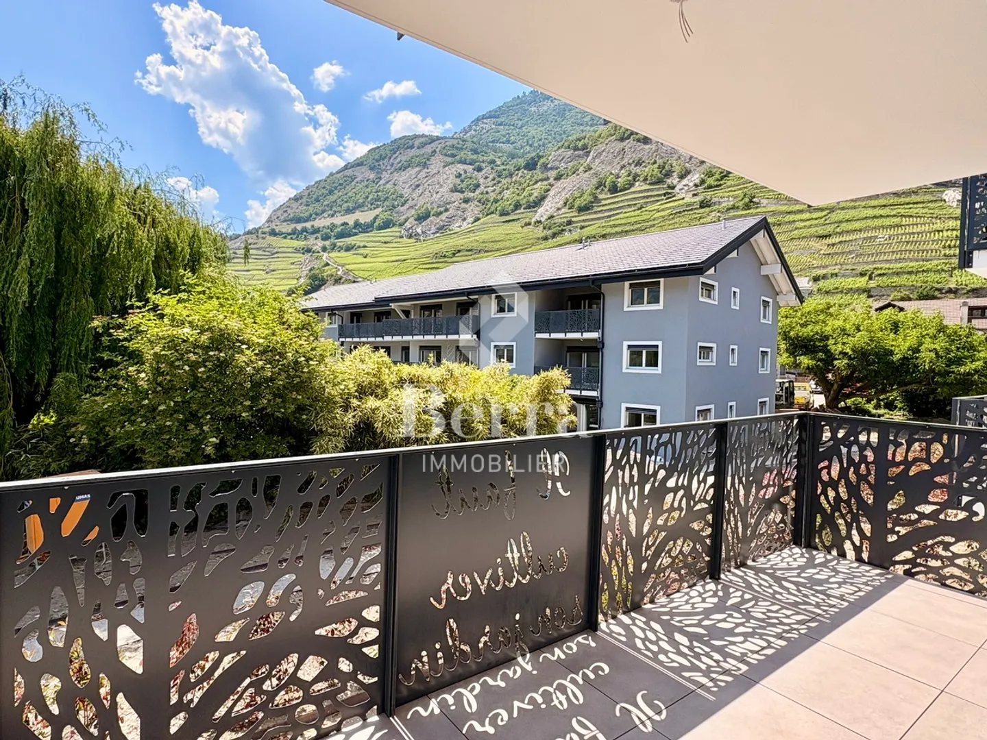 NEW!!! 3.5-Room Apartment! AVAILABLE IMMEDIATELY - Photo 3 of 12