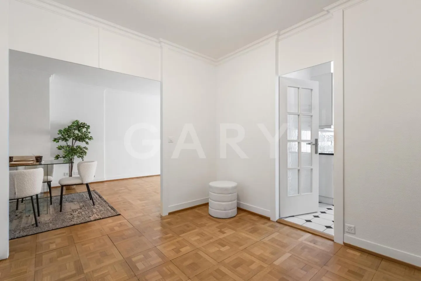 Appartement rénové avec piscines sur le toit - Photo 5 sur 10