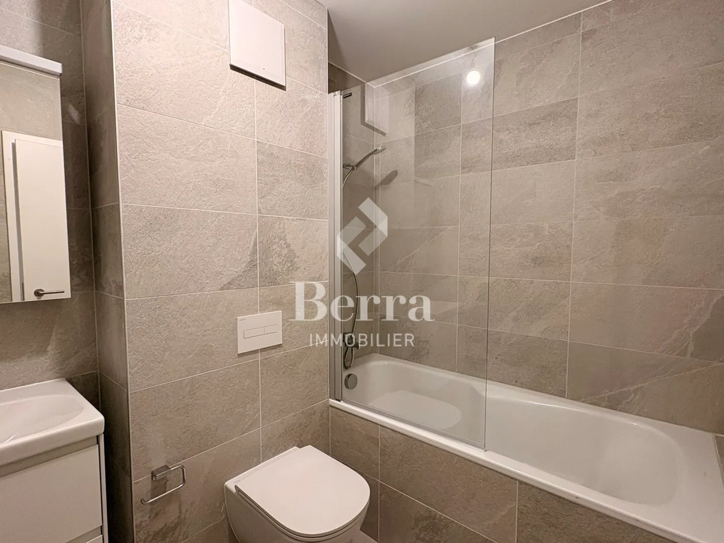 NEW!!! 3.5-Room Apartment! AVAILABLE IMMEDIATELY - Photo 8 of 12