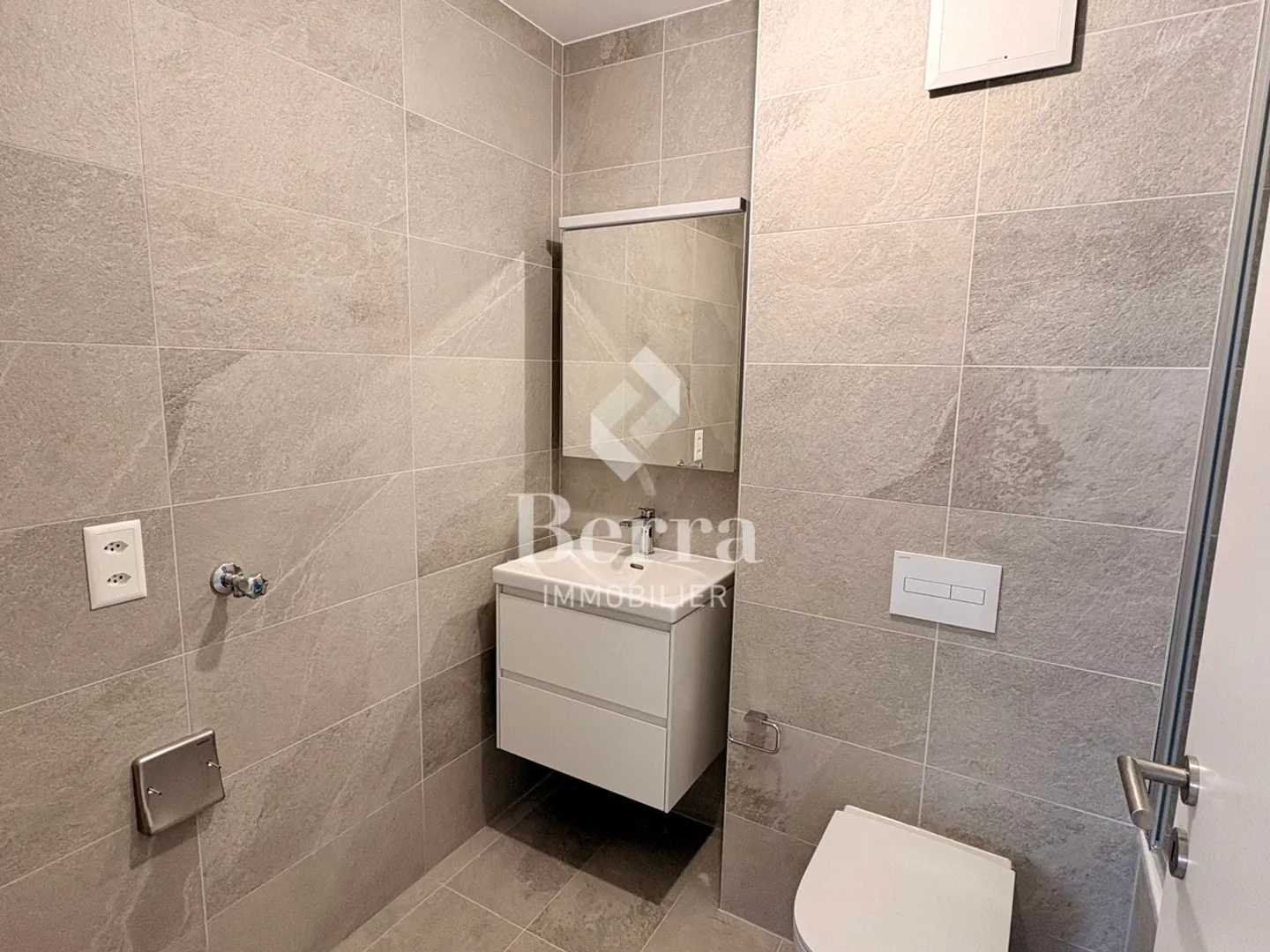 NEW!!! 3.5-Room Apartment! AVAILABLE IMMEDIATELY - Photo 9 of 12