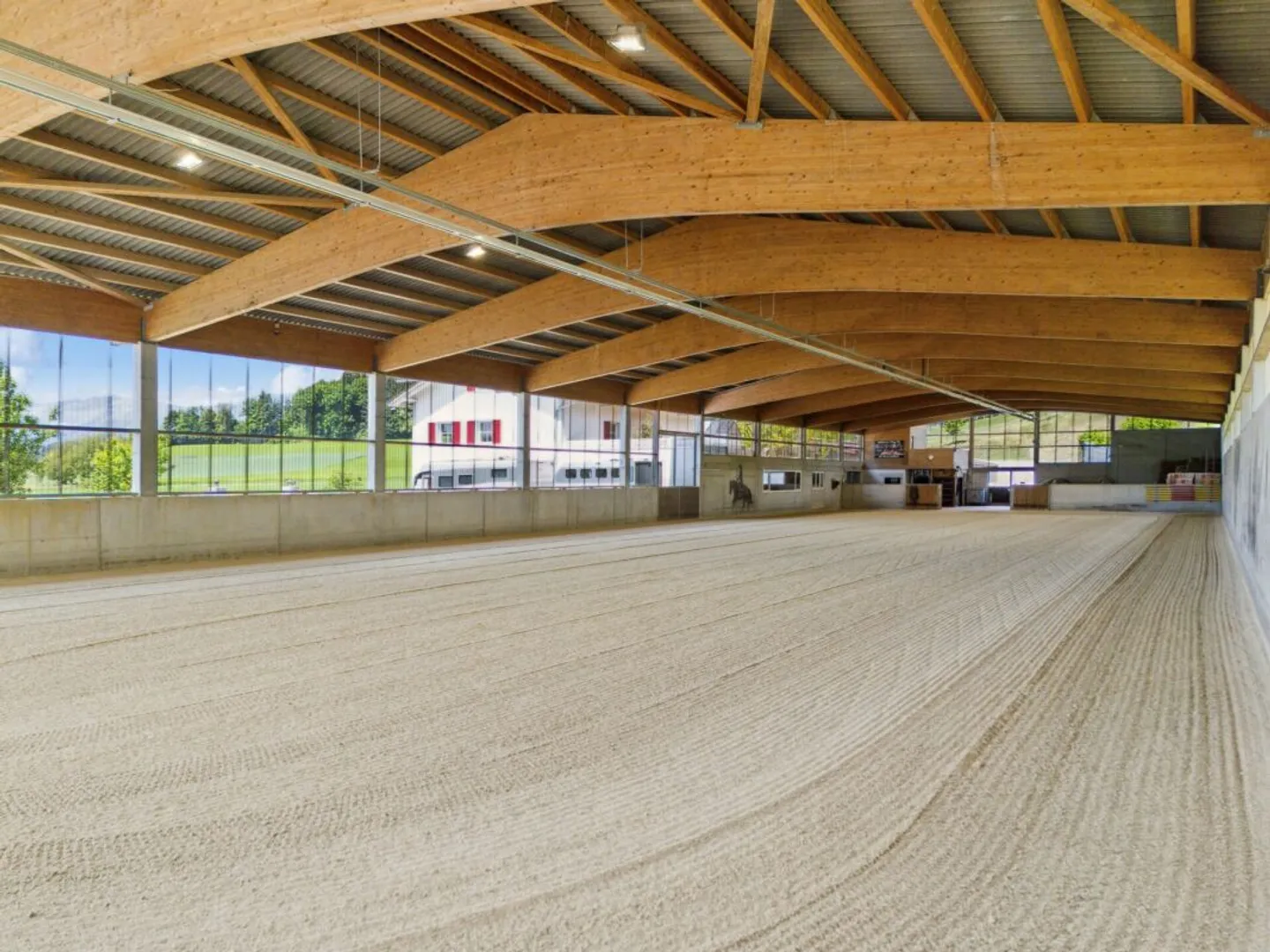 HIGH-QUALITY EQUESTRIAN PROPERTY IN A UNIQUE LOCATION WITH DREAMLIKE VIEWS - Photo 3 of 11