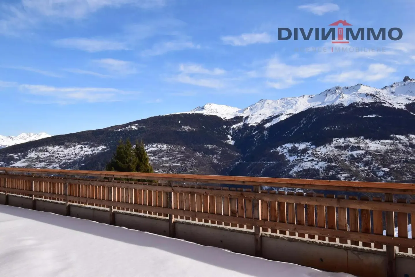 Luxury Apartment in Ski Resort - Photo 2 of 5