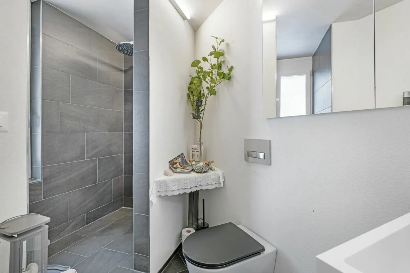 Casa unifamiliare indipendente di 5,5 locali con giardino idilliaco e tanto charme - Foto 11 di 12