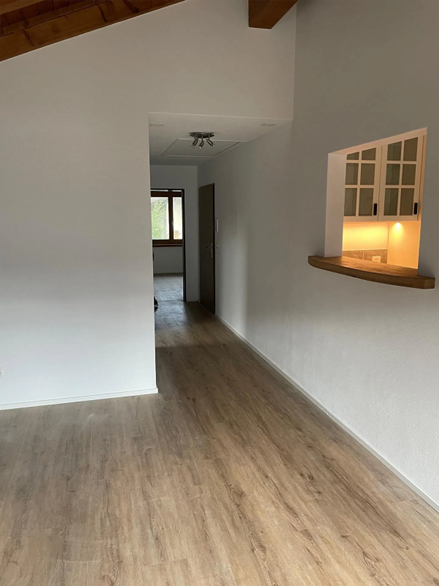 Large 3.5 Room Apartment - Photo 8 of 13