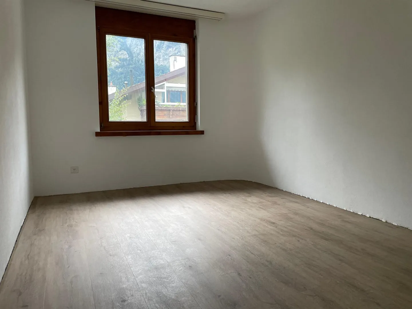Large 3.5 Room Apartment - Photo 10 of 13