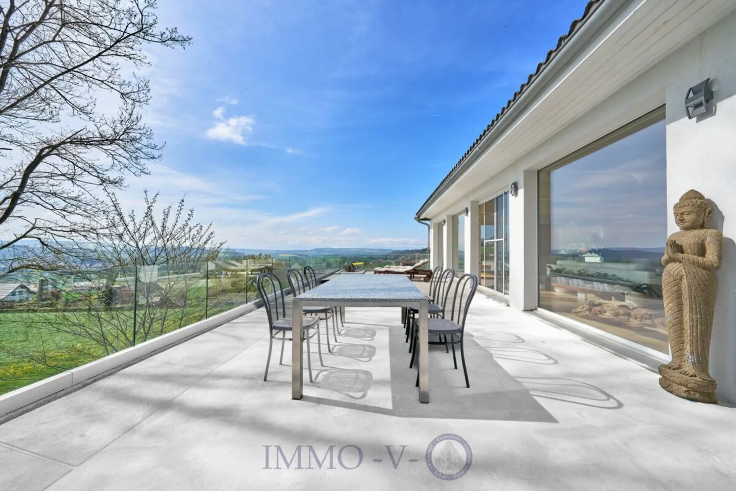 Exclusive with beautiful volume and panoramic view of the Jura - Photo 1 of 9