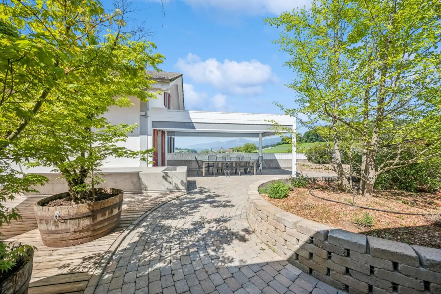 HIGH-QUALITY EQUESTRIAN PROPERTY IN A UNIQUE LOCATION WITH DREAMLIKE VIEWS - Photo 7 of 11