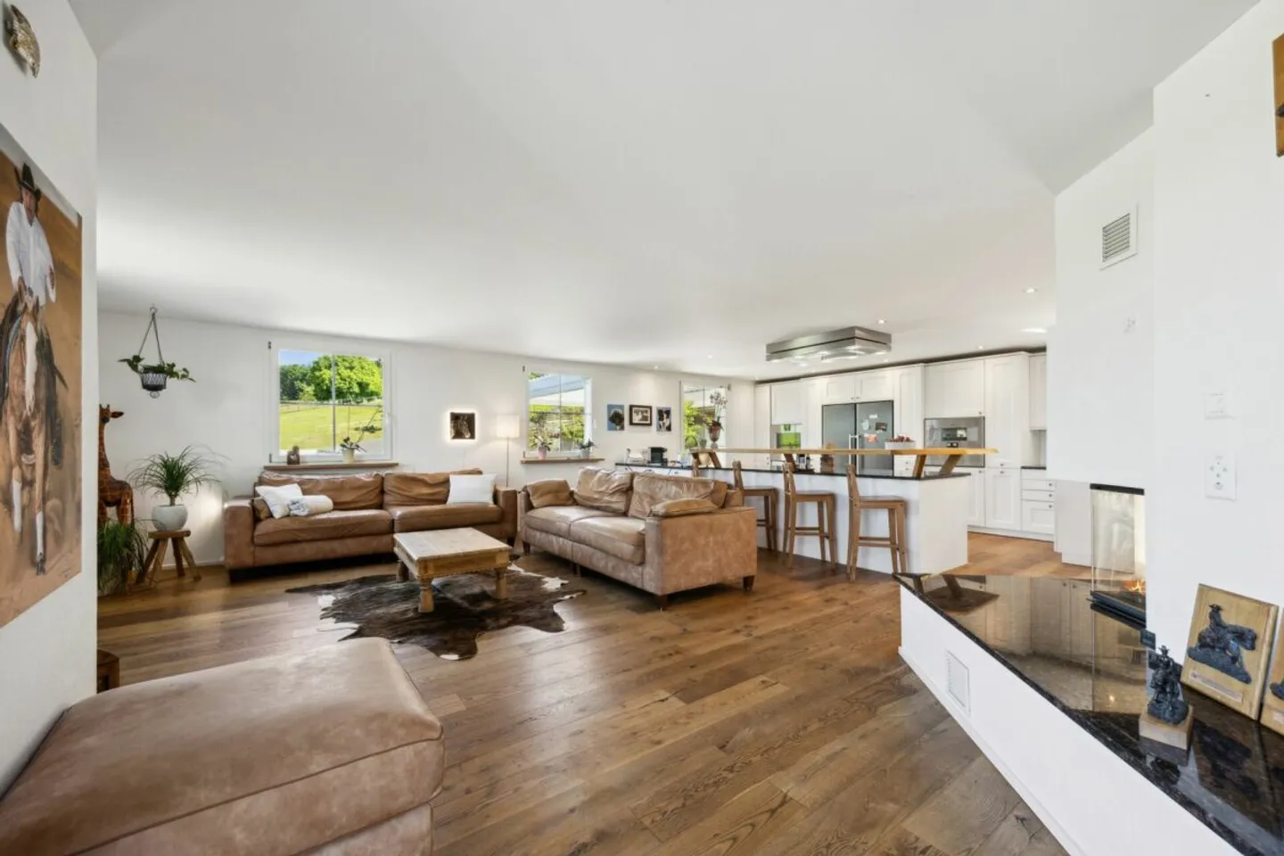 HIGH-QUALITY EQUESTRIAN PROPERTY IN A UNIQUE LOCATION WITH DREAMLIKE VIEWS - Photo 9 of 11