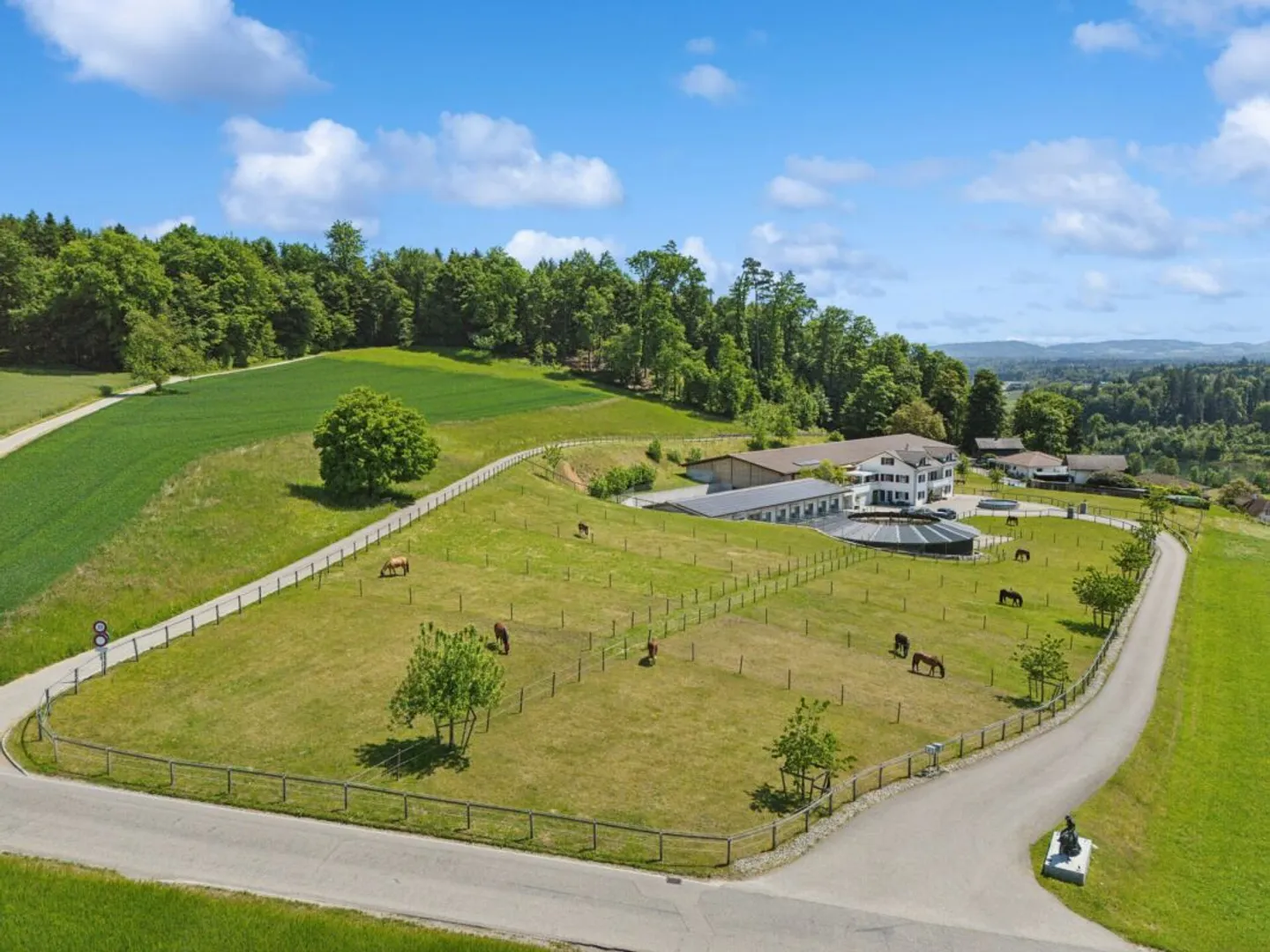 HIGH-QUALITY EQUESTRIAN PROPERTY IN A UNIQUE LOCATION WITH DREAMLIKE VIEWS - Photo 11 of 11