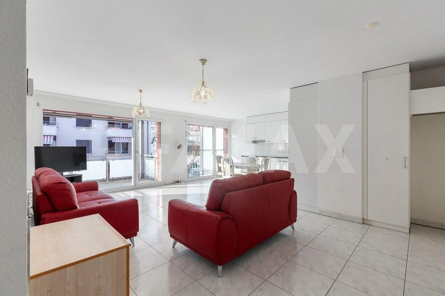 Charming 2.5-room condominium with balcony in a quiet location - Photo 5 of 10