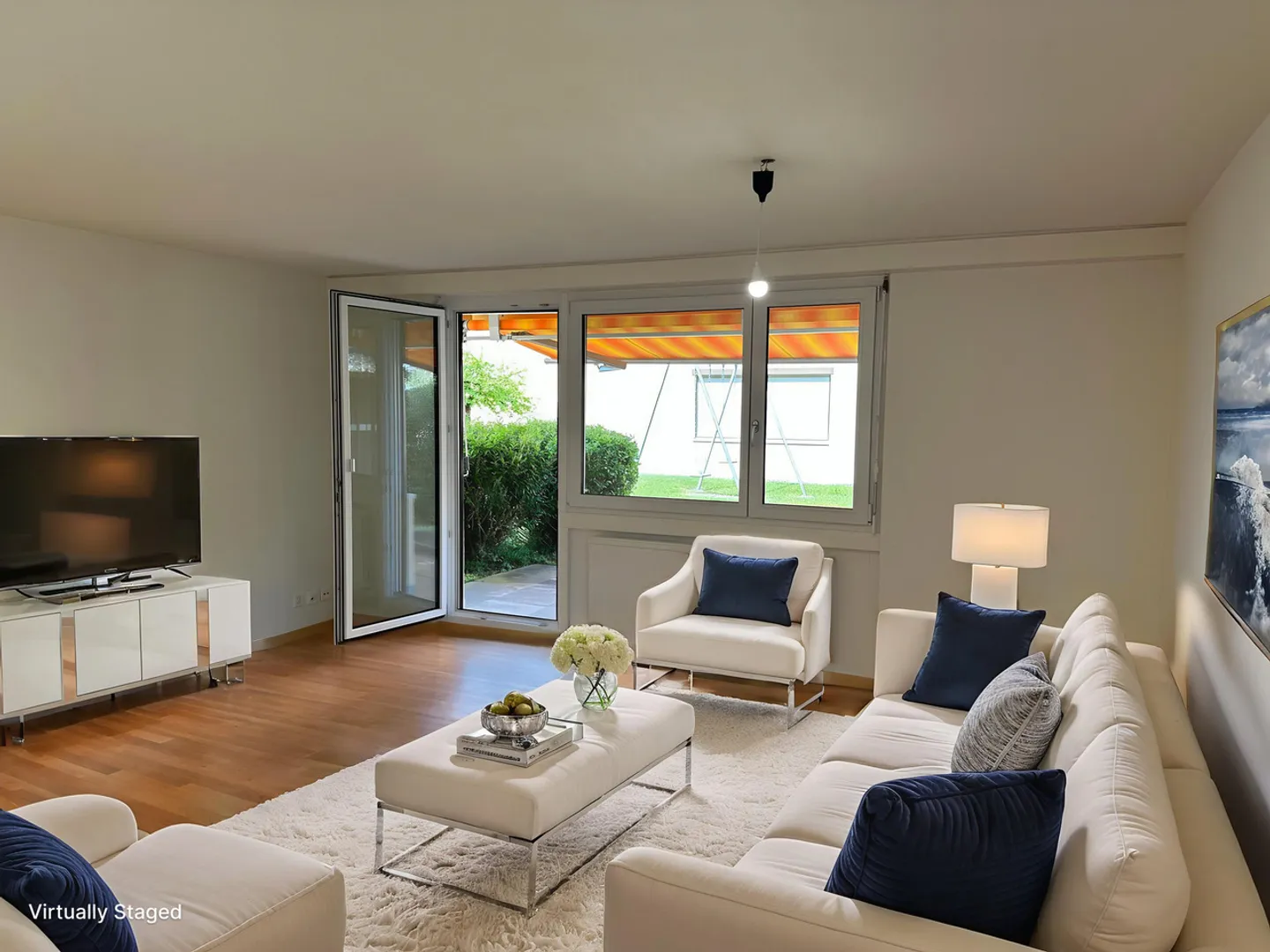 Appartement de rez-de-chaussée rénové de 2,5 pièces moderne - Photo 1 sur 13