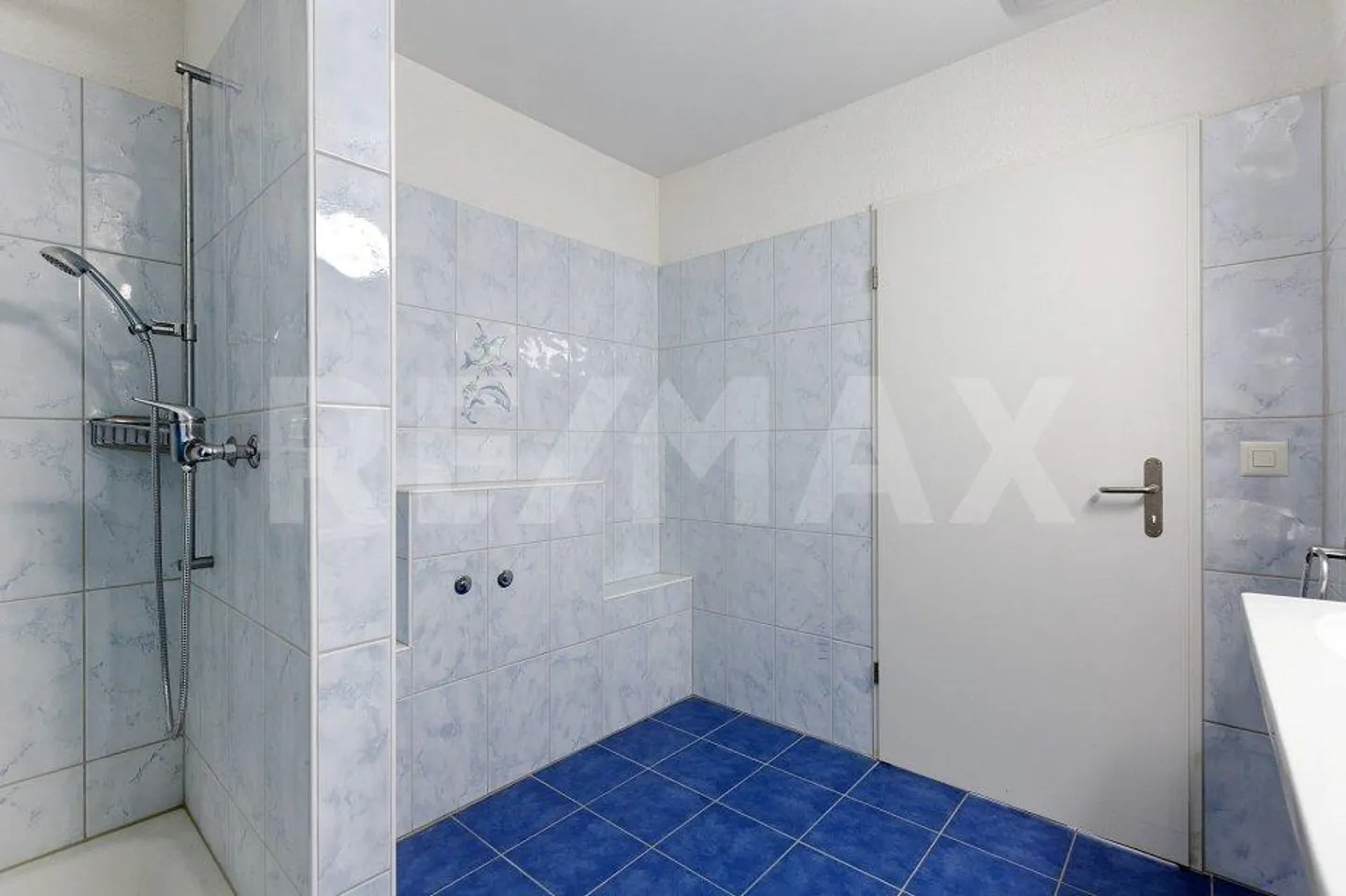 Charming 2.5-room condominium with balcony in a quiet location - Photo 9 of 10