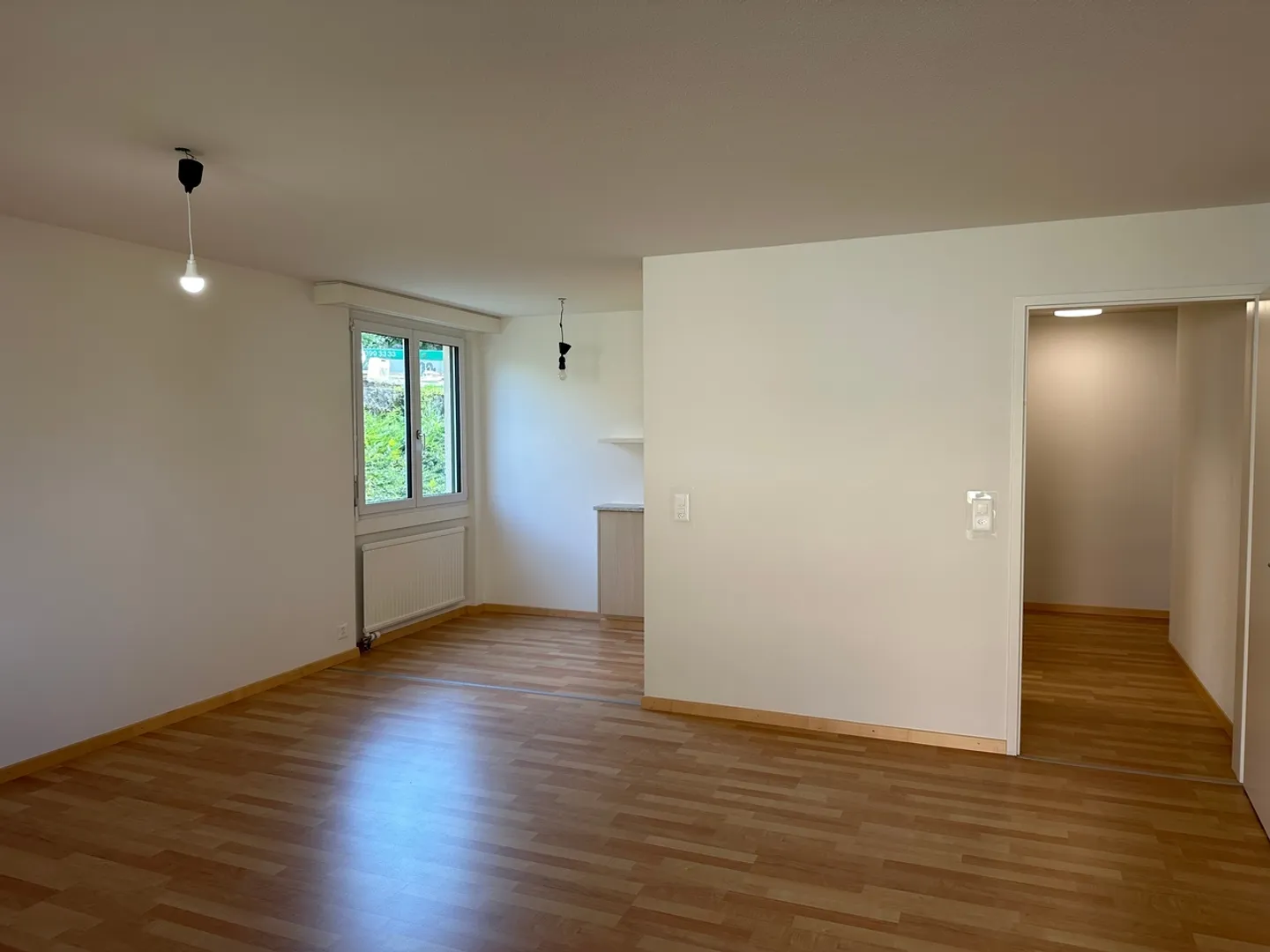 Appartement de rez-de-chaussée rénové de 2,5 pièces moderne - Photo 7 sur 13