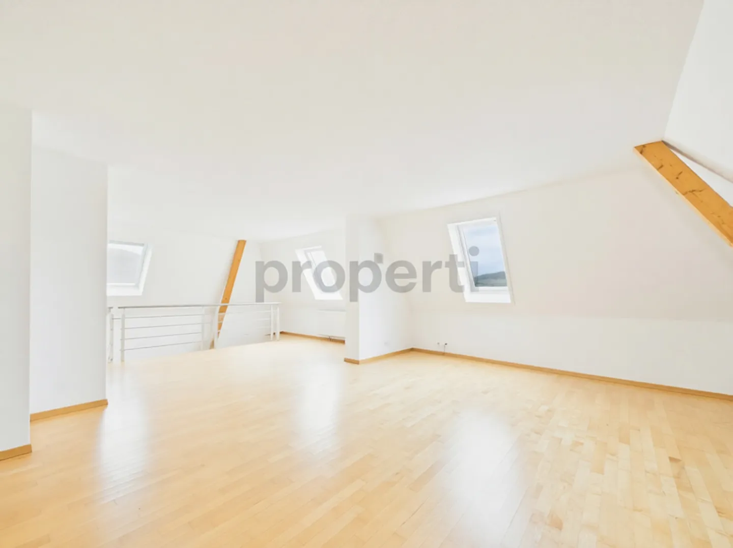 Renovated 4.5-room maisonette in historic farmhouse with balcony, Rothrist AG - Photo 5 of 13