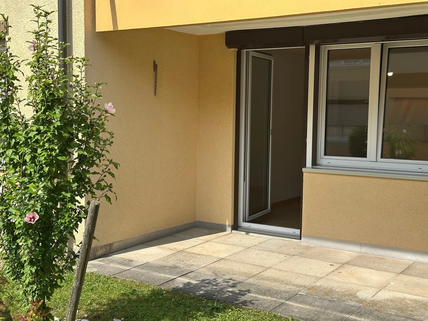 Appartement de rez-de-chaussée rénové de 2,5 pièces moderne - Photo 11 sur 13