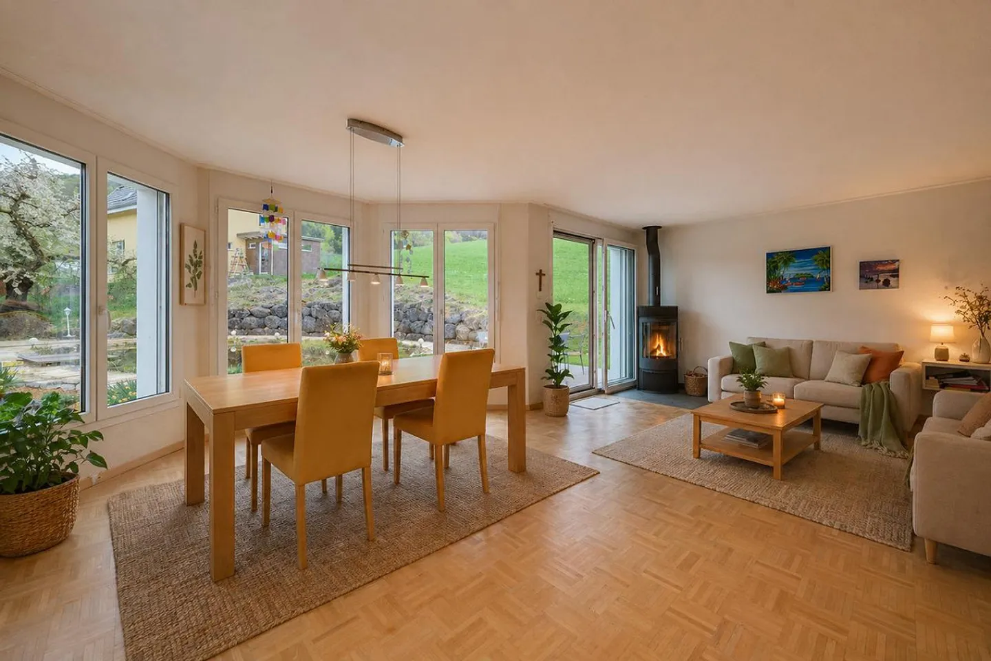 Charmantes Einfamilienhaus mit Teich - Foto 3 von 15