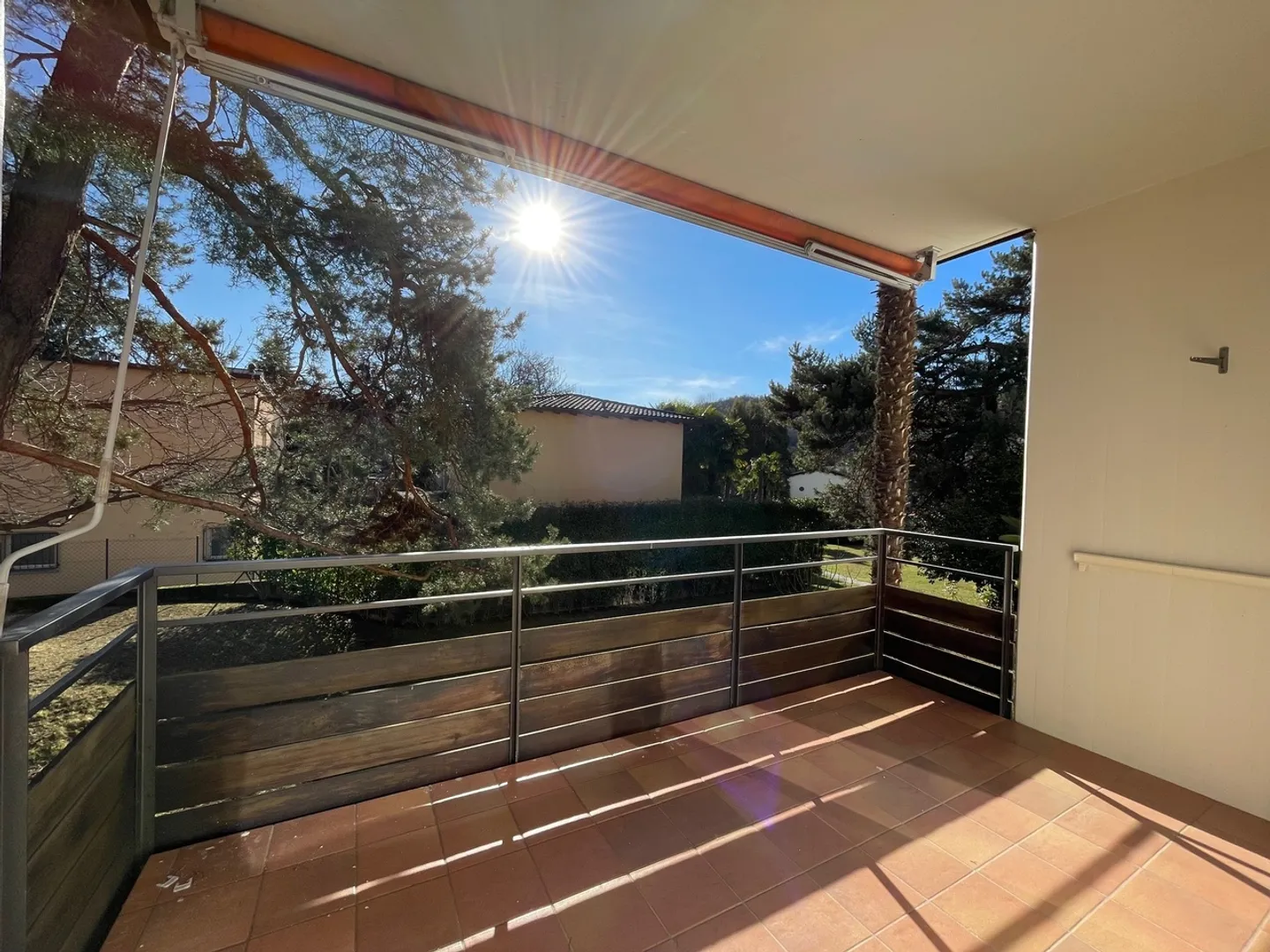 Appartamento spazioso nel verde - Foto 2 di 9