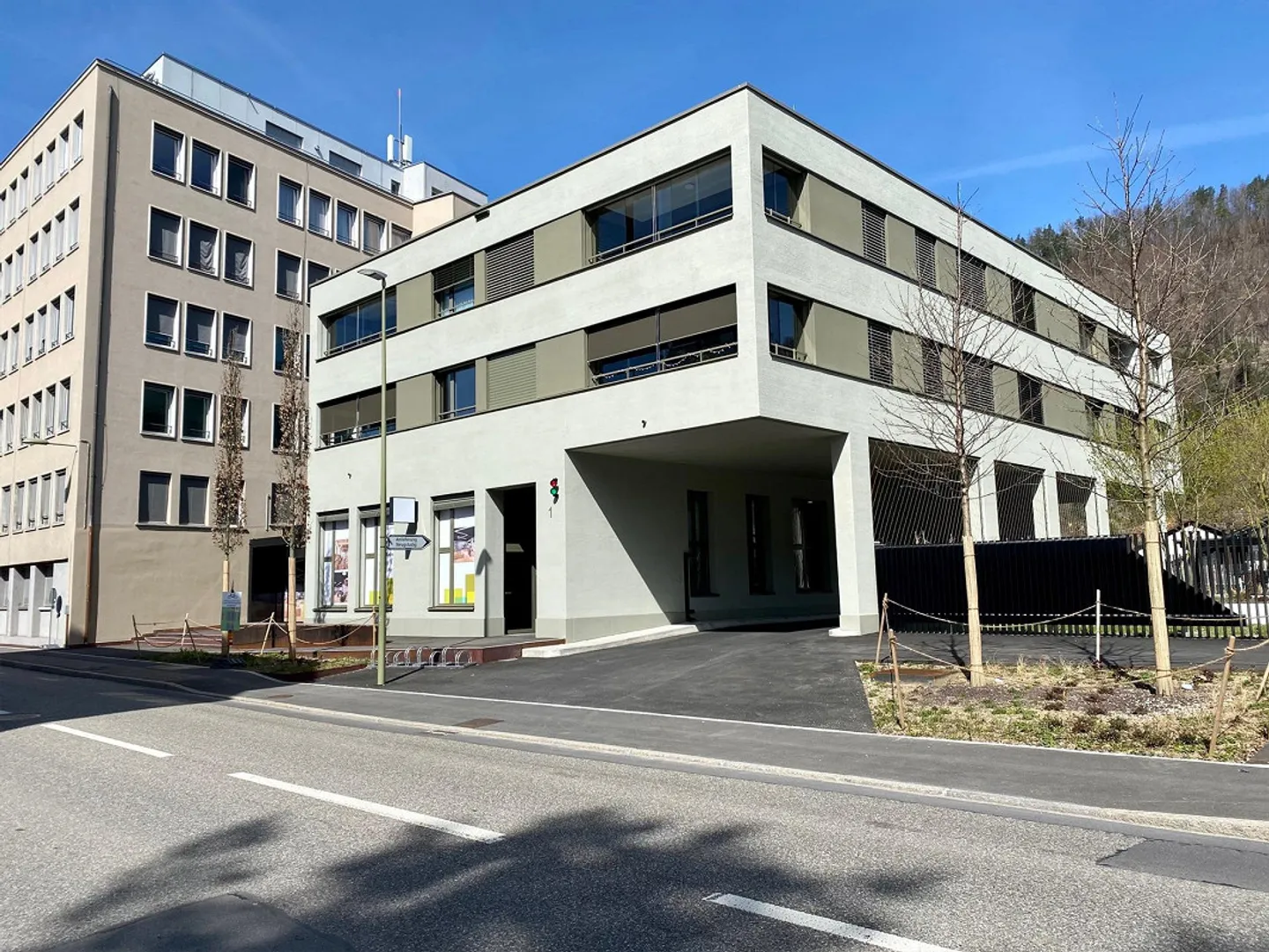 Moderno appartamento di 2,5 stanze con cortile! - Foto 2 di 8