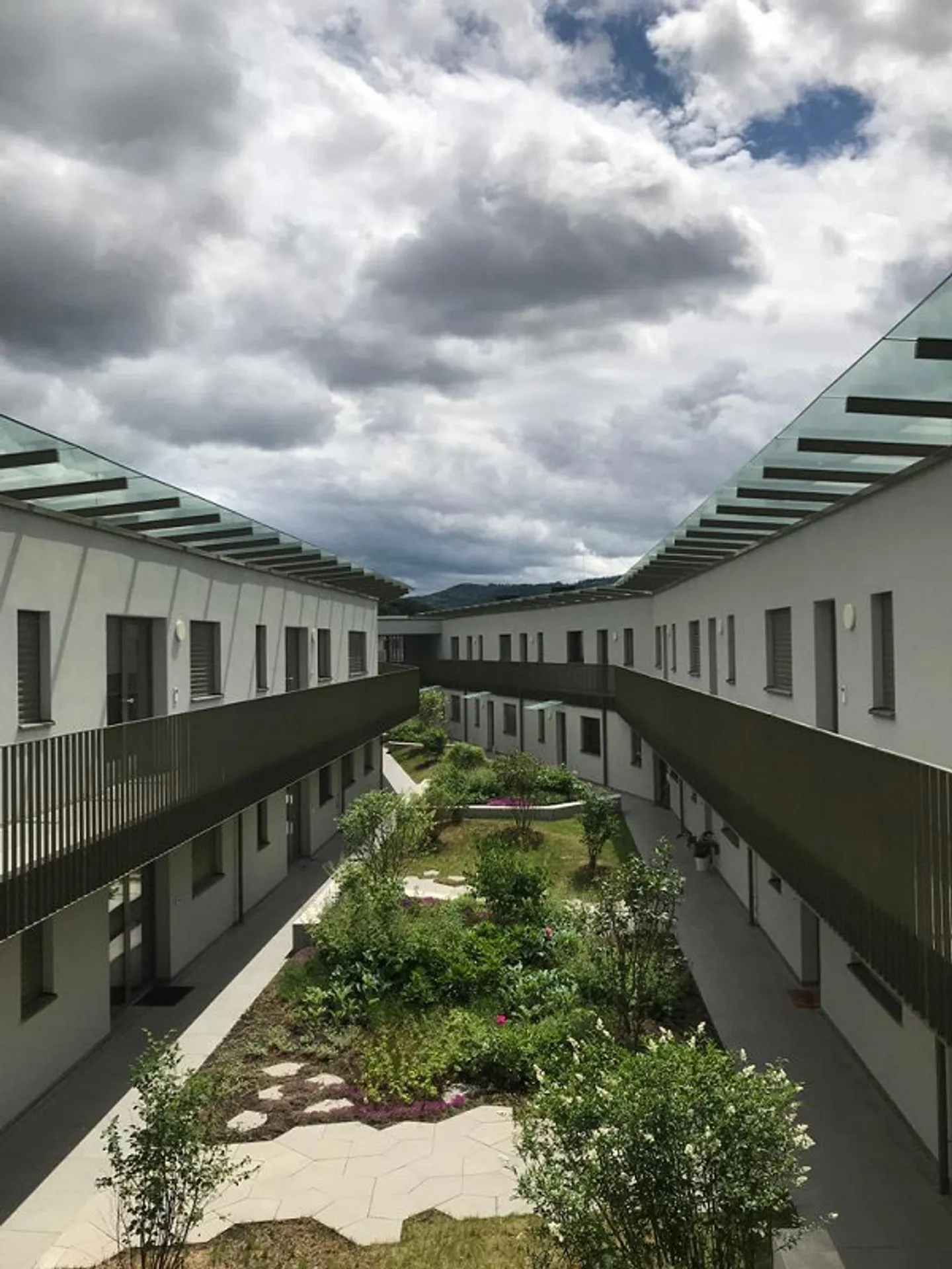 Moderno appartamento di 2,5 stanze con cortile! - Foto 3 di 8