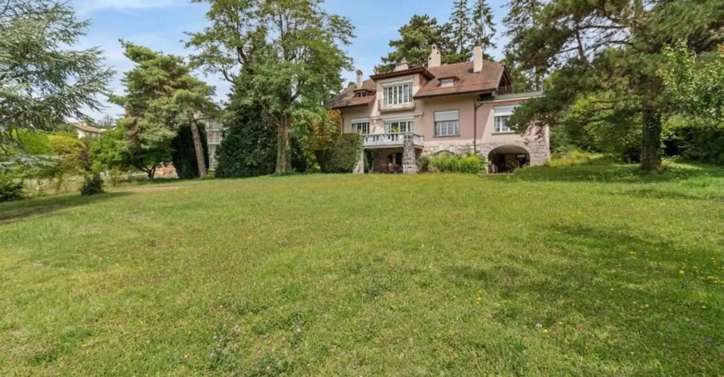 Beautiful Lake View - Magnificent Attic in Pully - Photo 7 of 9