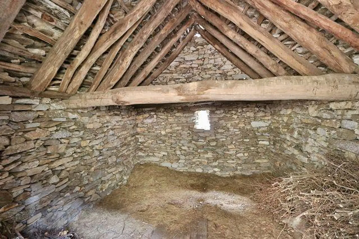Rustico da ristrutturare in posizione molto tranquilla, soleggiata con bella vista - Foto 4 di 17