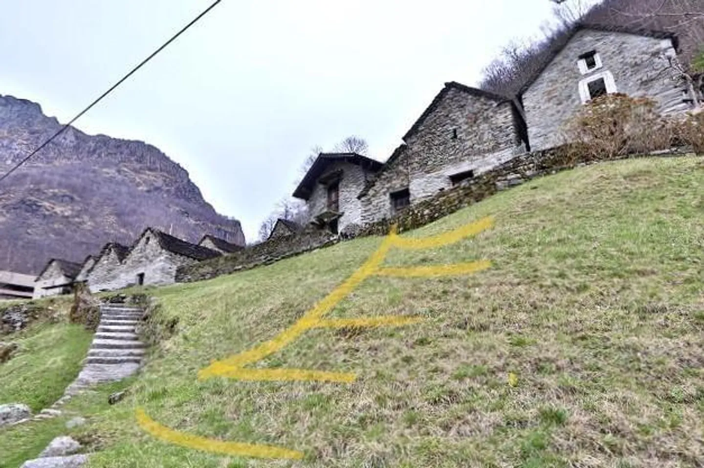 Rustico da ristrutturare in posizione molto tranquilla, soleggiata con bella vista - Foto 6 di 17
