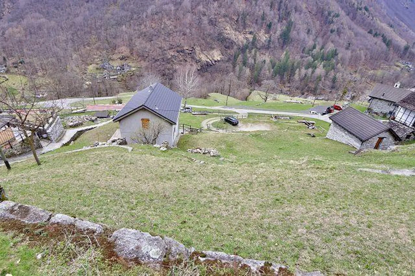 Rustico da ristrutturare in posizione molto tranquilla, soleggiata con bella vista - Foto 9 di 17