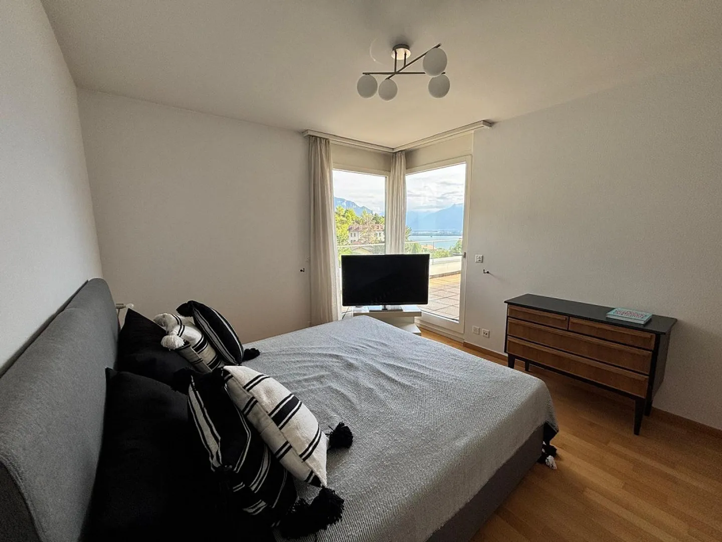 Wunderschöne Penthousewohnung mit Panoramablick auf den See - Foto 12 von 13