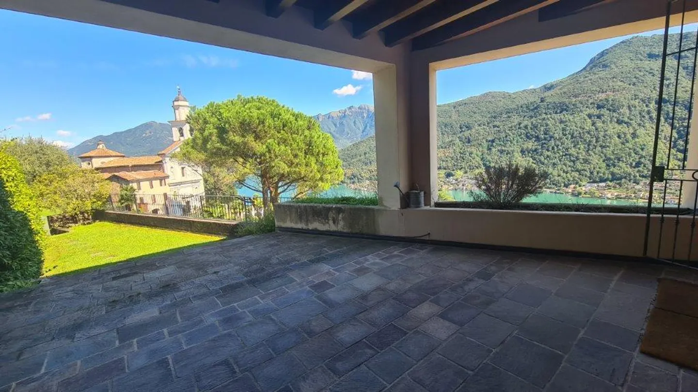 Proprietà affascinante con splendida vista sul lago - domicilio secondario - Foto 3 di 14