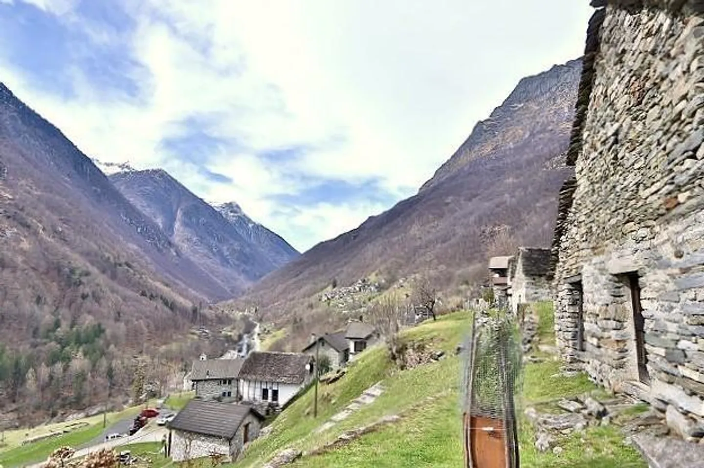 Rustico da ristrutturare in posizione molto tranquilla, soleggiata con bella vista - Foto 11 di 17