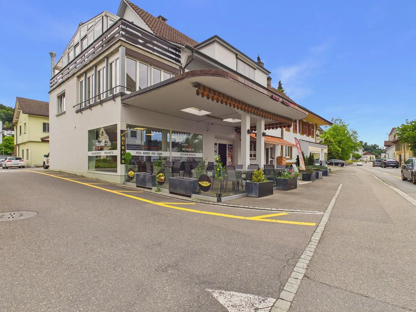 Charmantes Mischgebäude - Foto 1 von 12