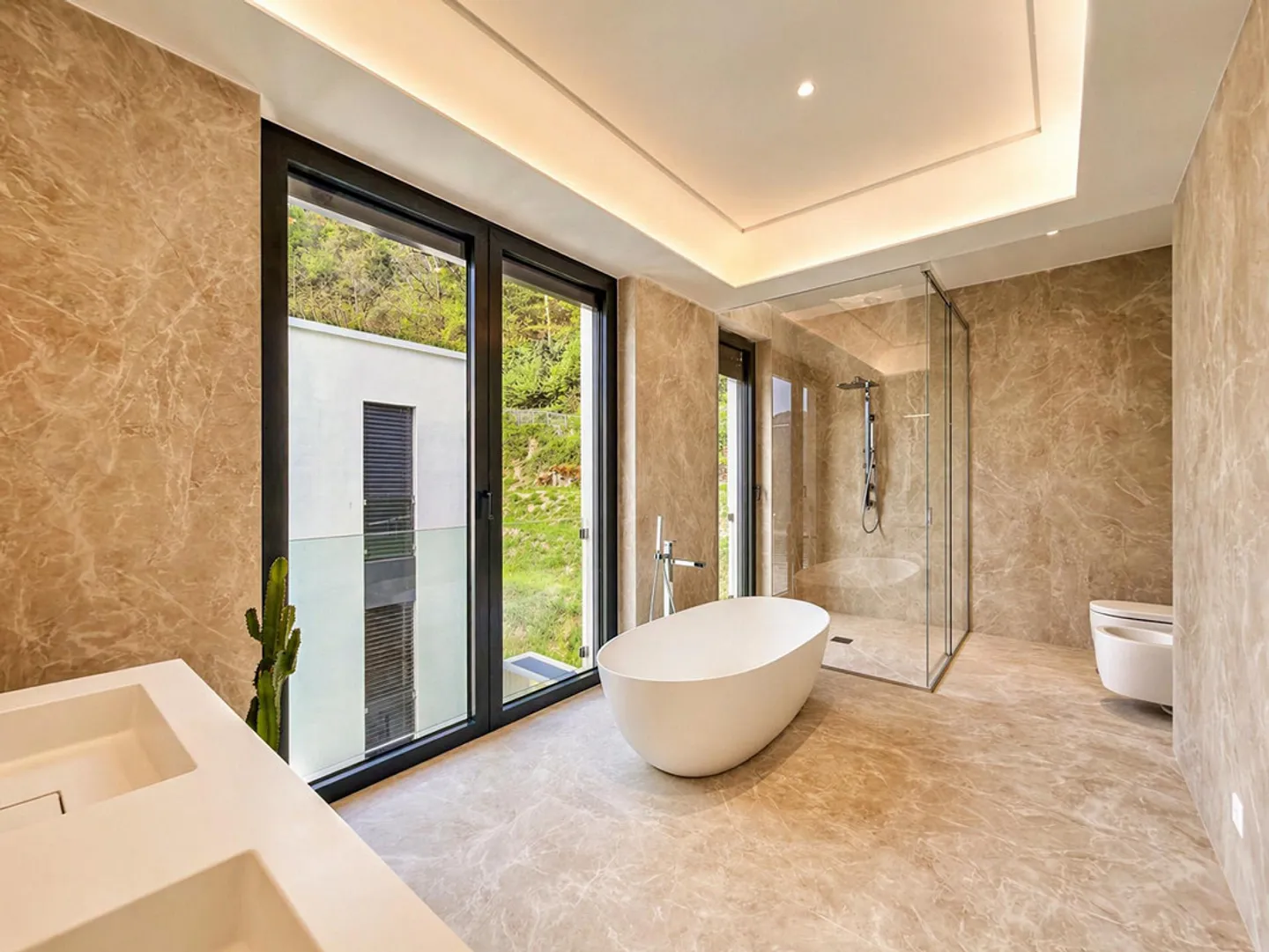 Luxury penthouse 4.5 rooms with lake view in Bissone - Photo 7 of 12
