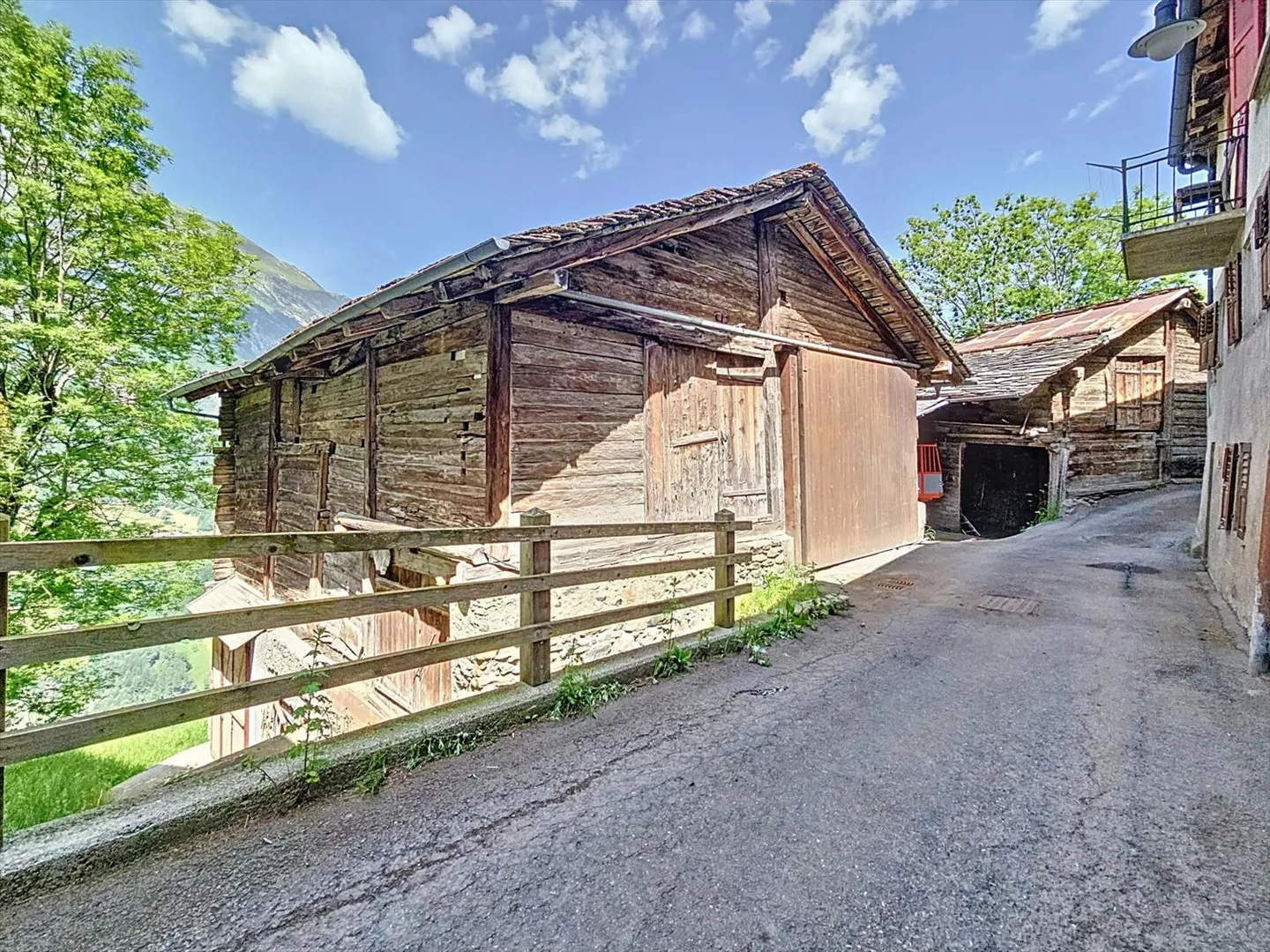 Edificio di villaggio affascinante - Foto 1 di 10