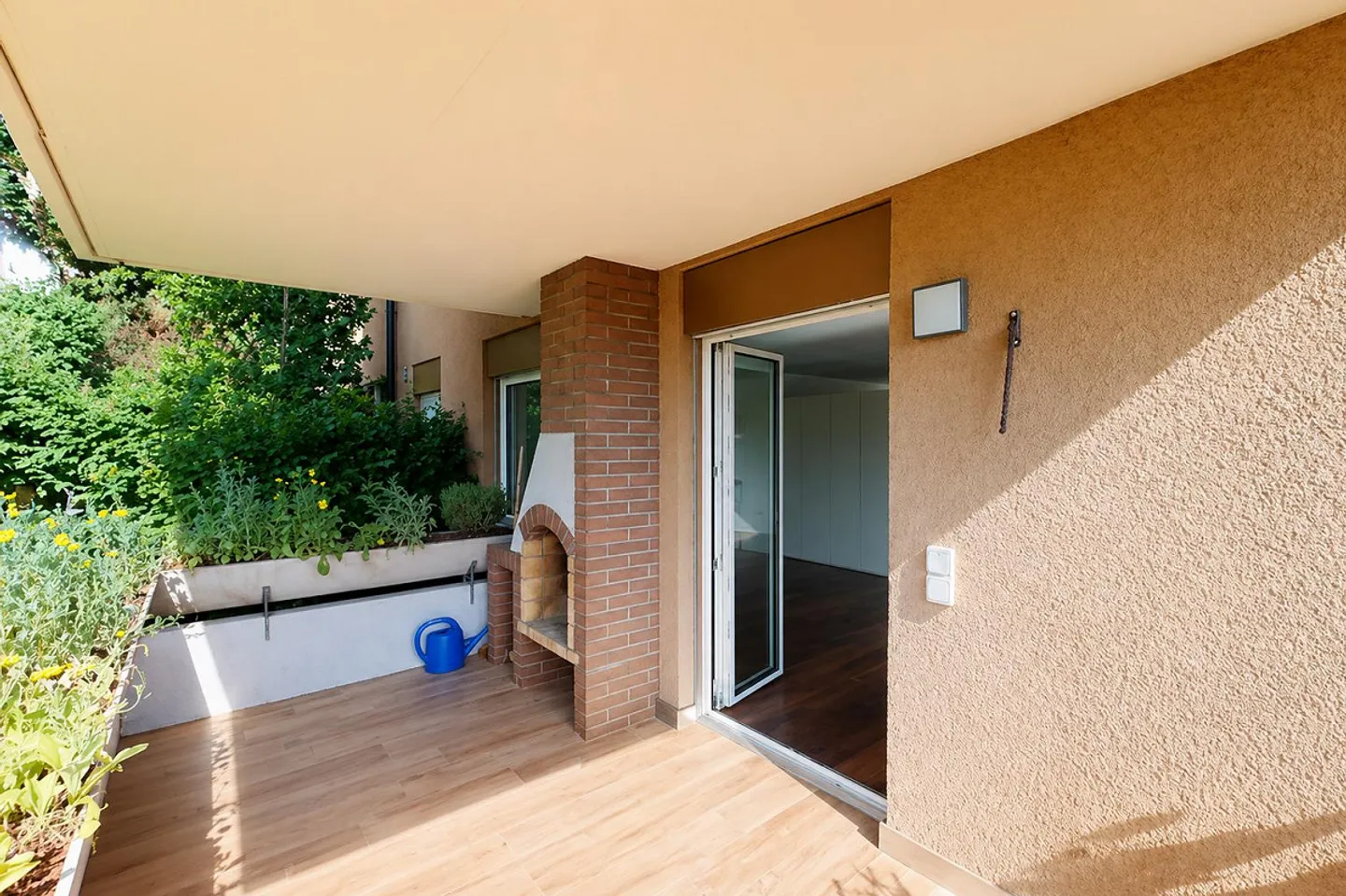 Stylish living in a central location in Lucerne - Photo 8 of 8