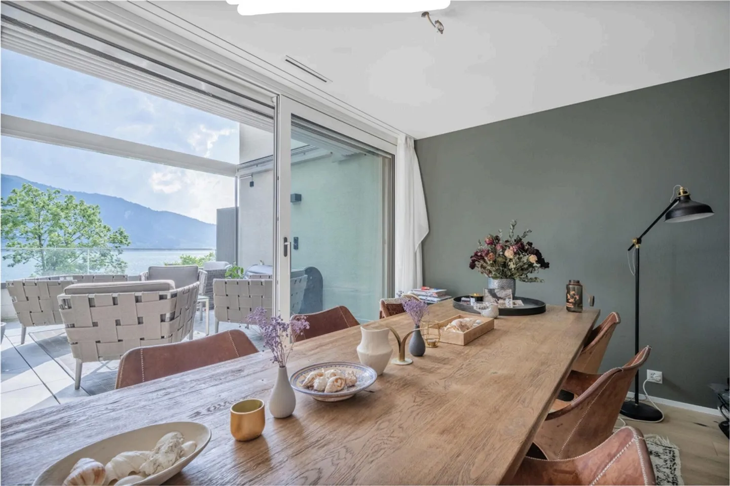 Traumhaftes Wohnen mit Seeblick in Walchwil, SZ - Foto 2 von 12