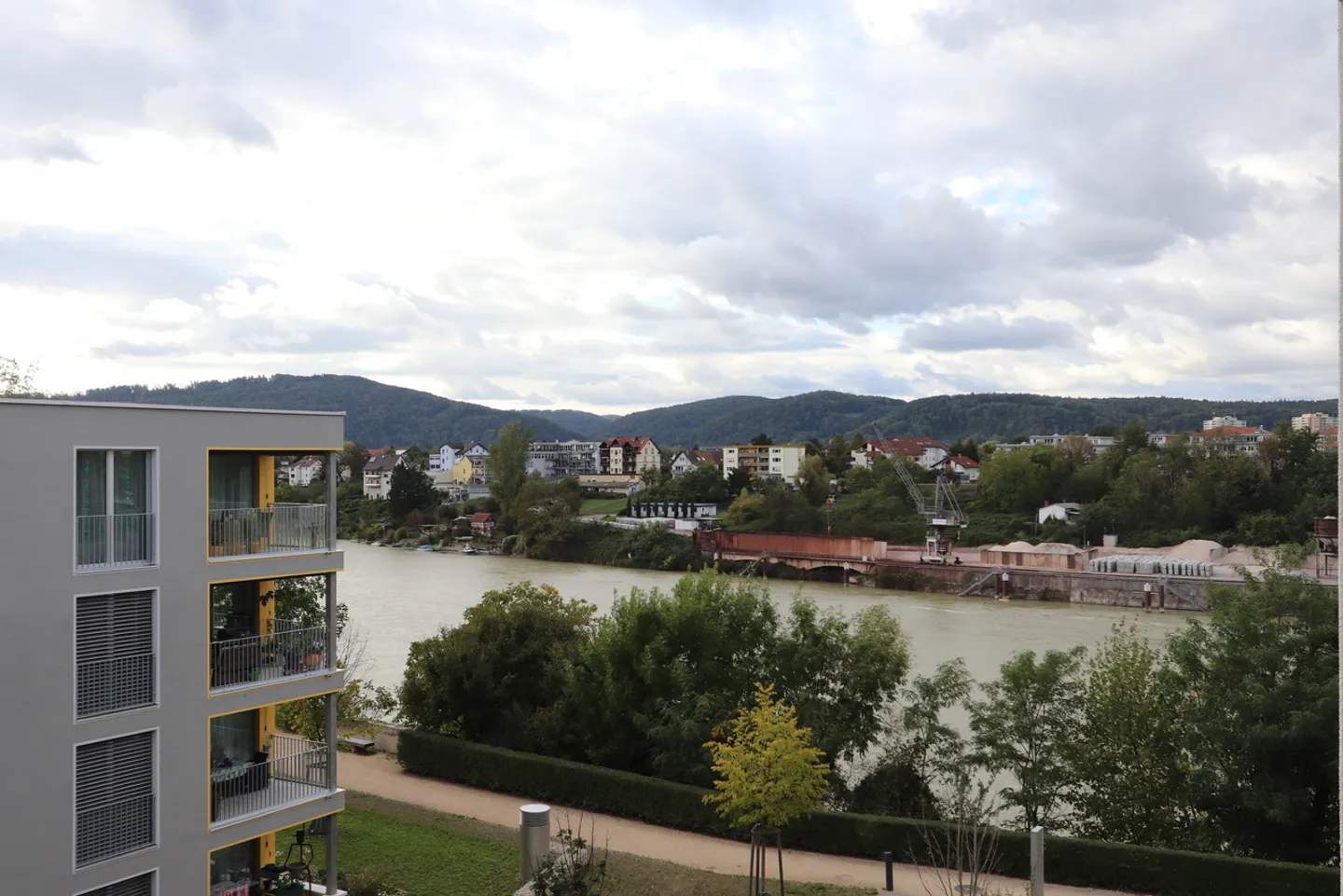 Edle 4.5 Zimmerwohnung direkt am Rhein - Foto 10 von 11