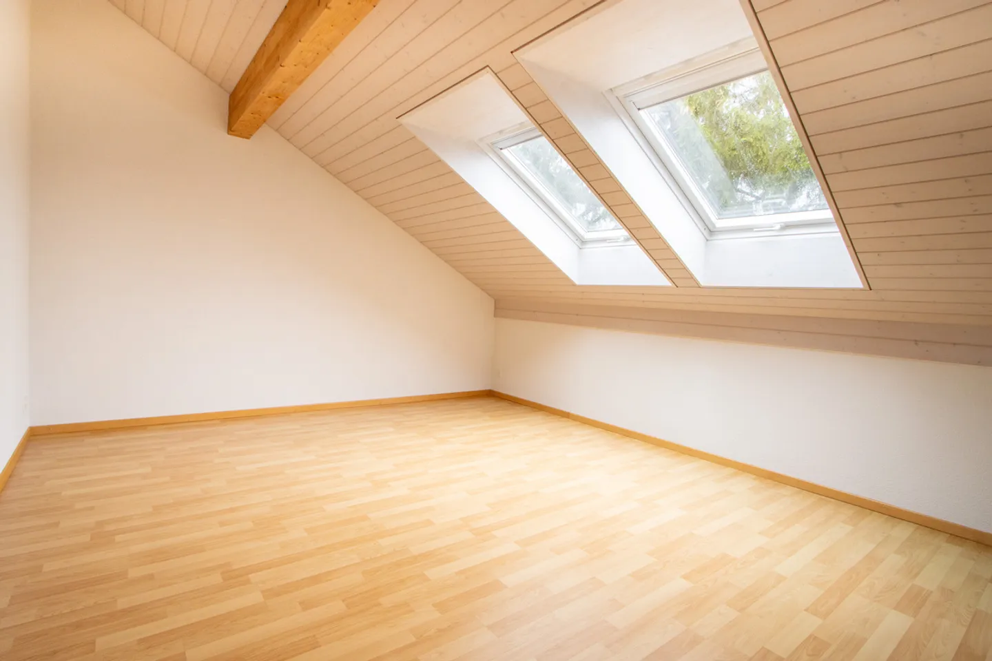 Grosszügige Dachwohnung zu vermieten - Photo 5 sur 9