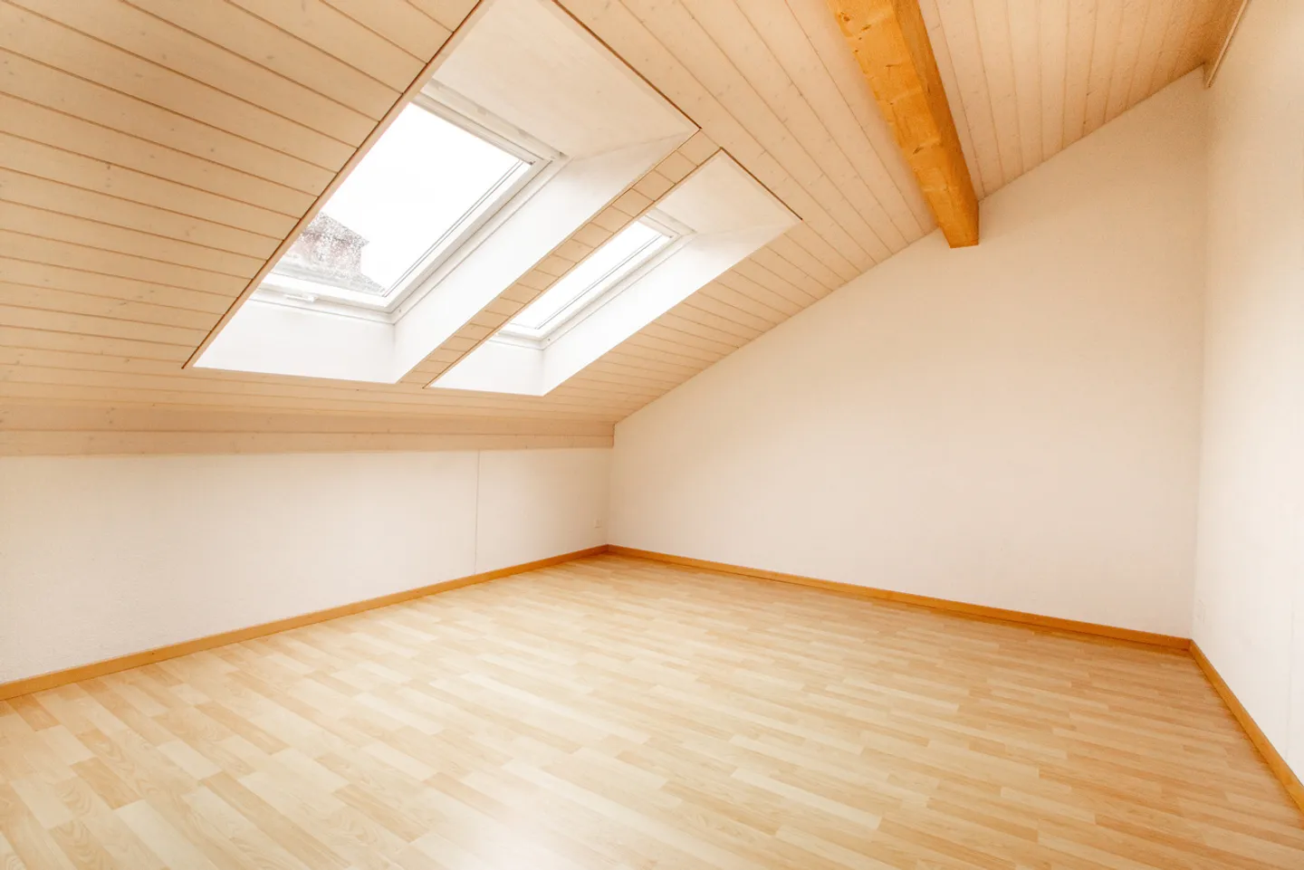 Grosszügige Dachwohnung zu vermieten - Photo 6 sur 9