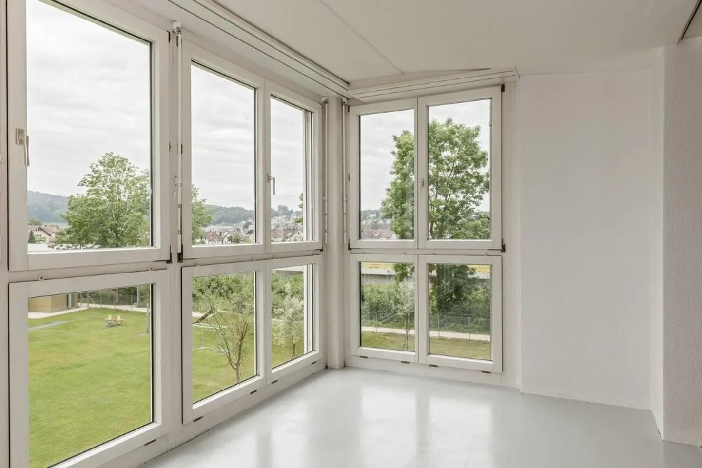 RENT WITHOUT DEPOSIT - Pleasant living in a family-friendly neighborhood - Photo 4 of 8