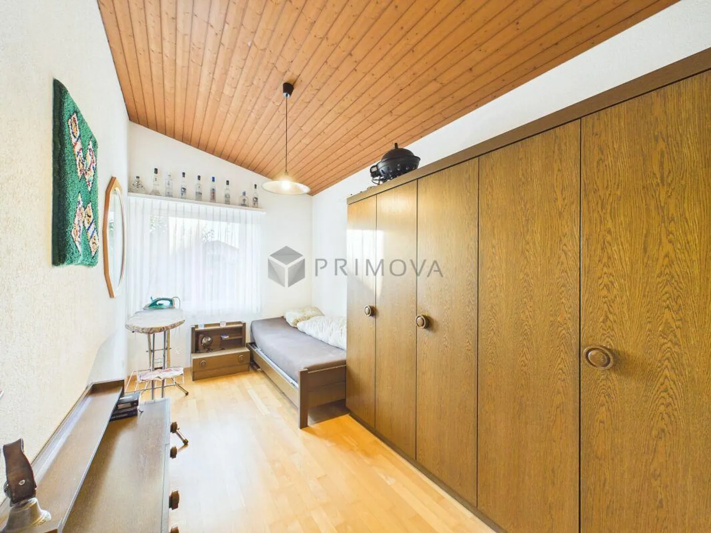 Peace and Serenity come together here - Single-family home seeks a new owner! - Photo 7 of 13