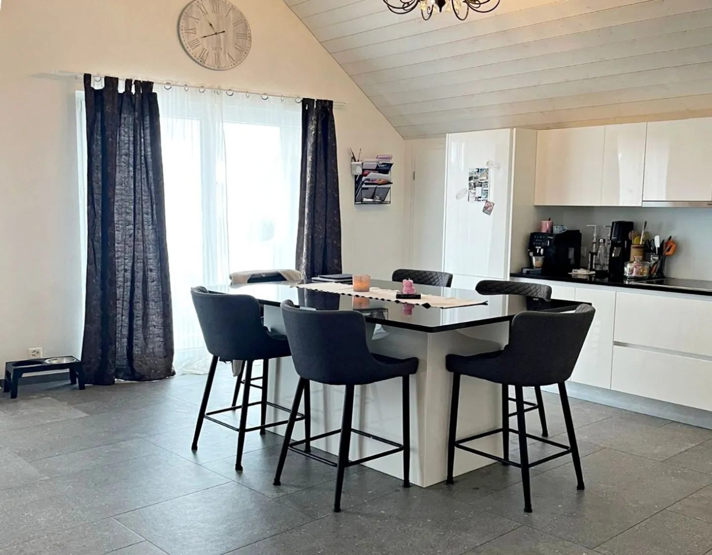 Charming Duplex in Apples - Photo 3 of 13