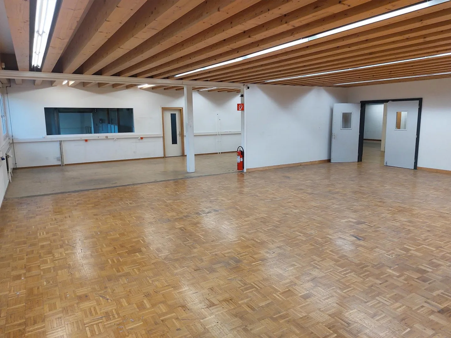 Espace commercial pour divers besoins - Photo 4 sur 6