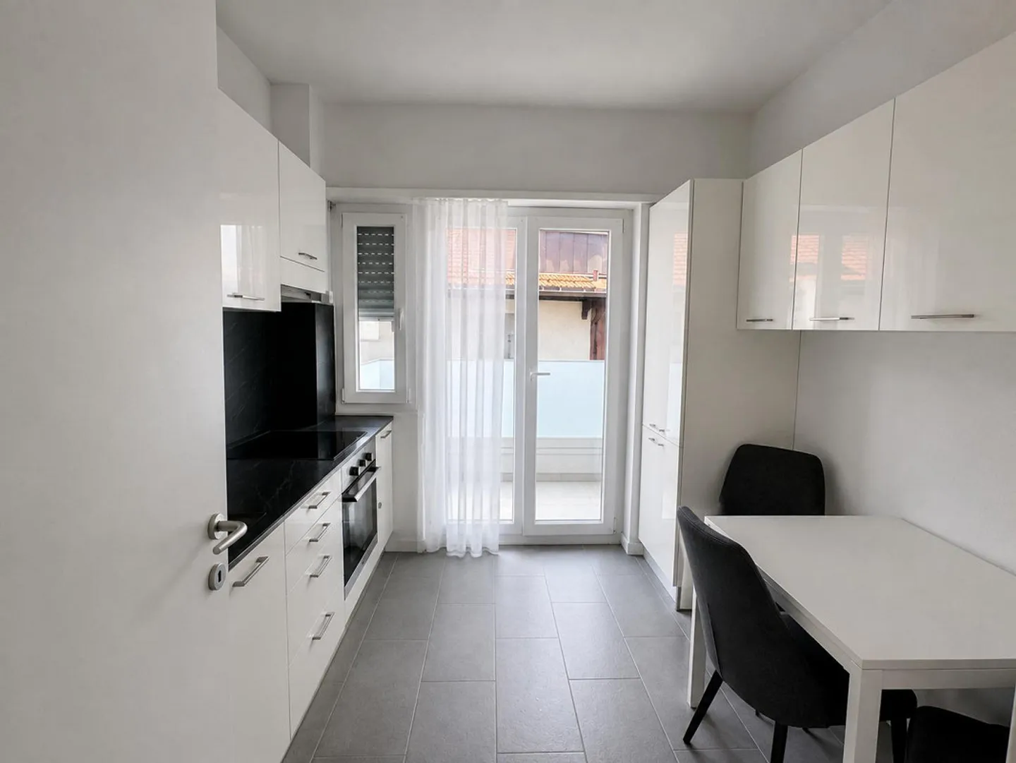 APPARTAMENTO 5.5 LOCALI - LUGANO CENTRO - Foto 2 di 13