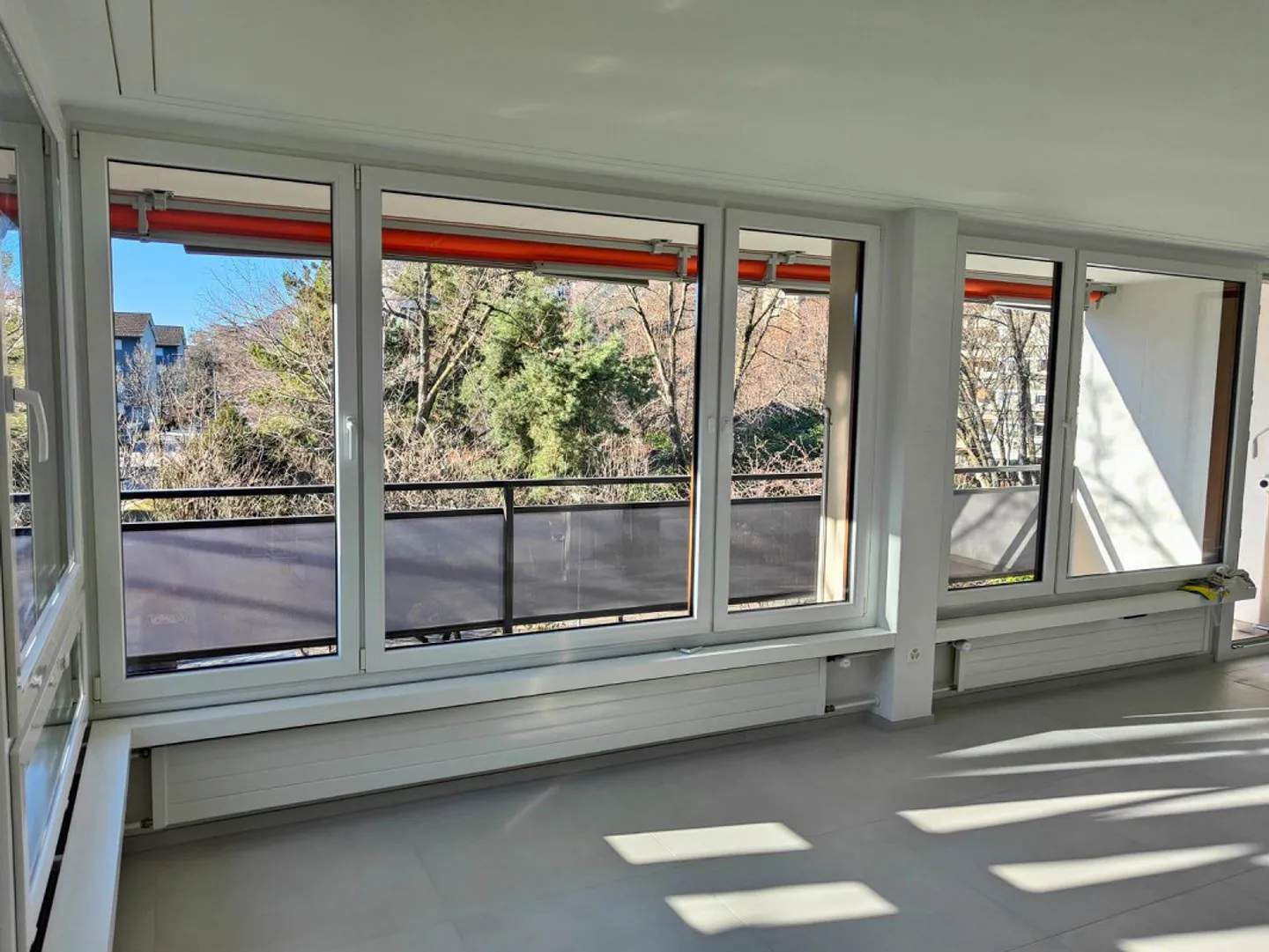 Stylish Living in the Popular Lacuna Quarter - Photo 11 of 21