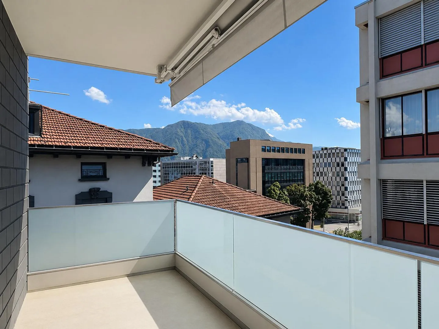 APPARTAMENTO 5.5 LOCALI - LUGANO CENTRO - Foto 6 di 13
