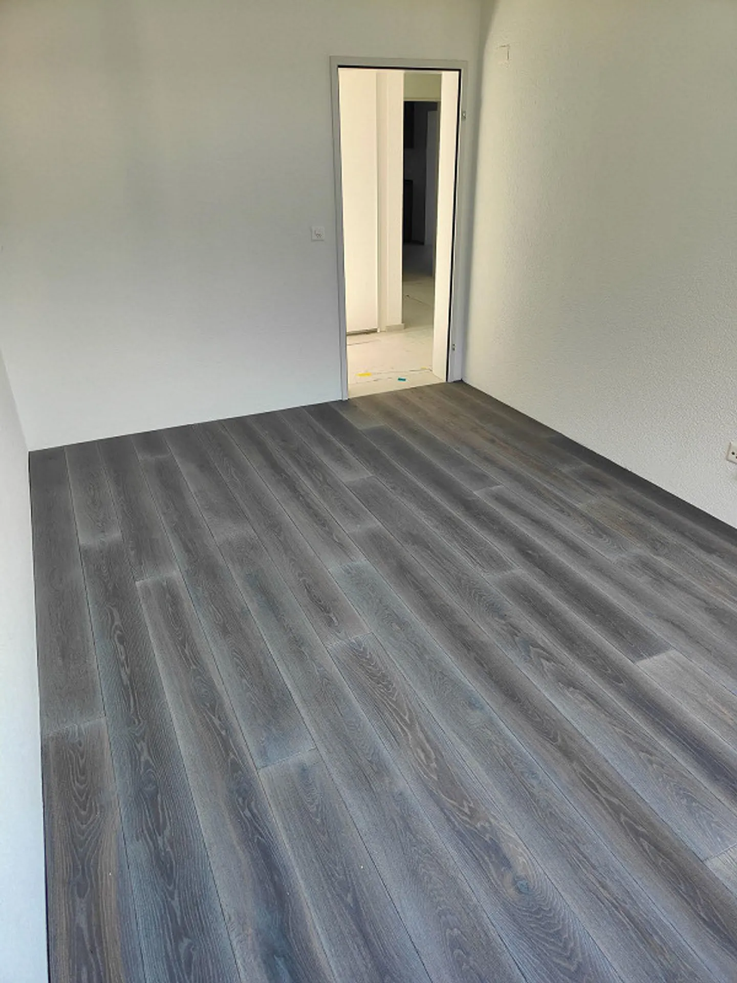 Stylish Living in the Popular Lacuna Quarter - Photo 18 of 21