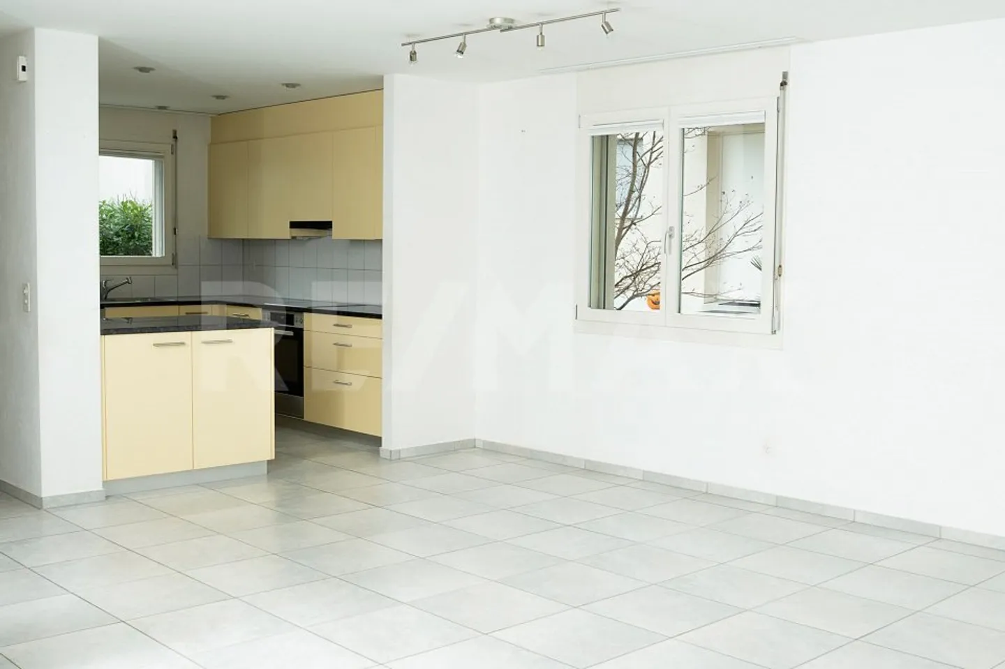 Attraktives Eckhaus in Schönenbuch mit 6.5 Zimmer - Foto 5 von 5