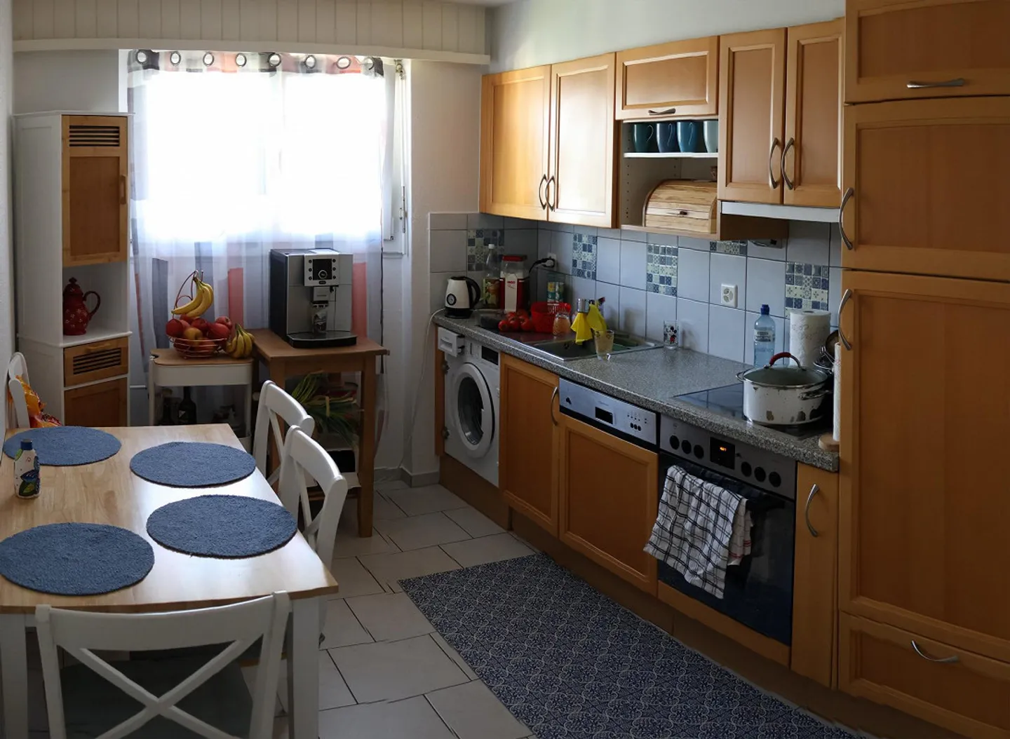 Beautiful 4.5 Room Apartment in Salmsach - Photo 2 of 5