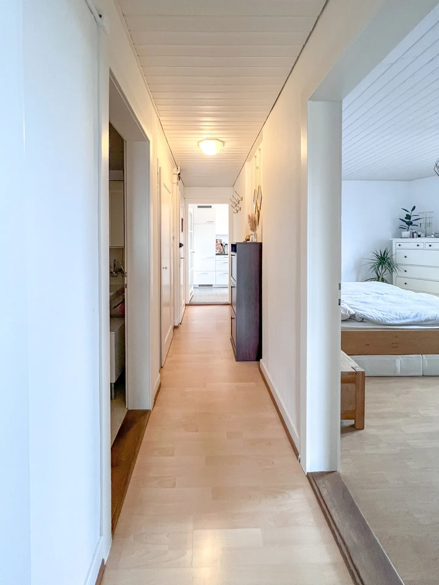 Charming 2.5-Room Apartment with Balcony, Köniz - Photo 10 of 11