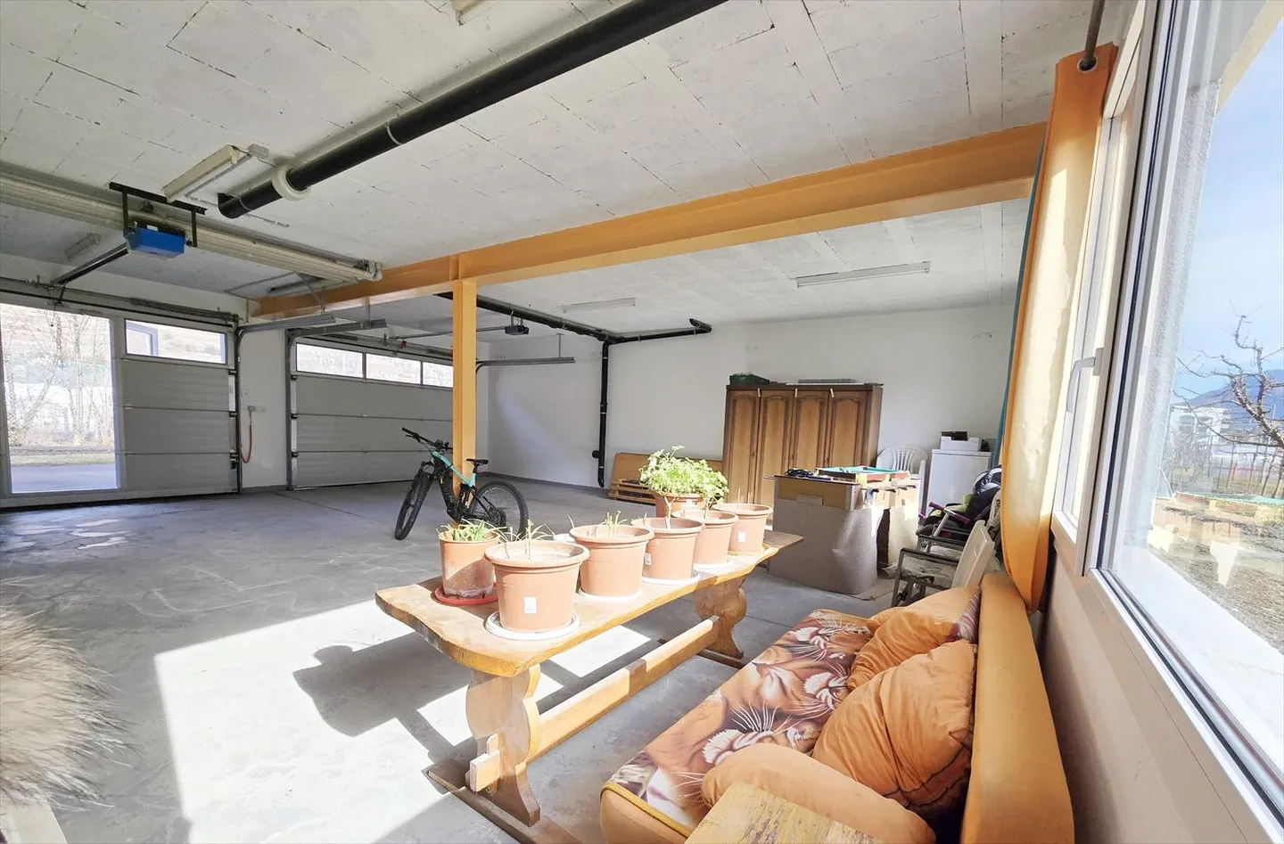 Double garage and large convertible barn - Photo 2 of 8